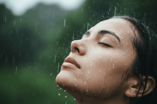 Tips Menjaga Kulit Sehat & Glowing Saat Musim Hujan - hnhskincare